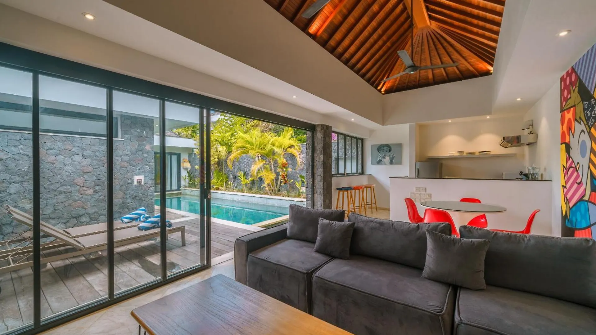 Villa Yasmee : Cozy And Modern 2 Bedroom W/ Pool In Seminyak !